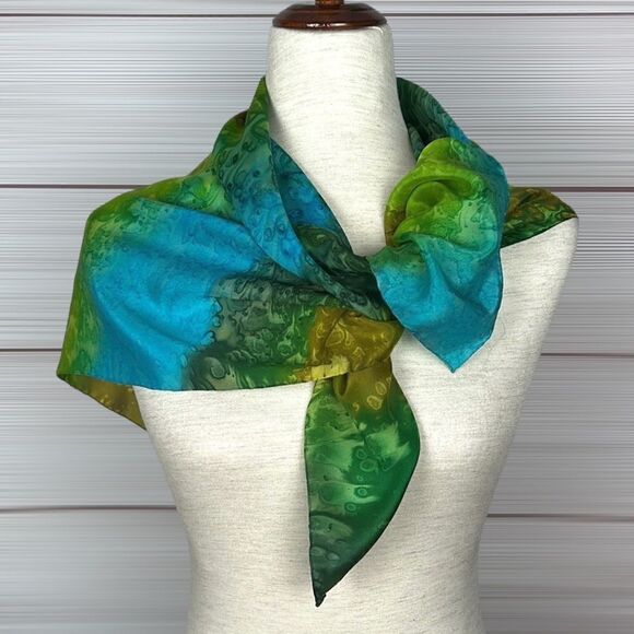 Golden Camel of Shanghai Hand Rolled and Hand Printed 100% Silk  Square Scarf - Picture 3 of 8